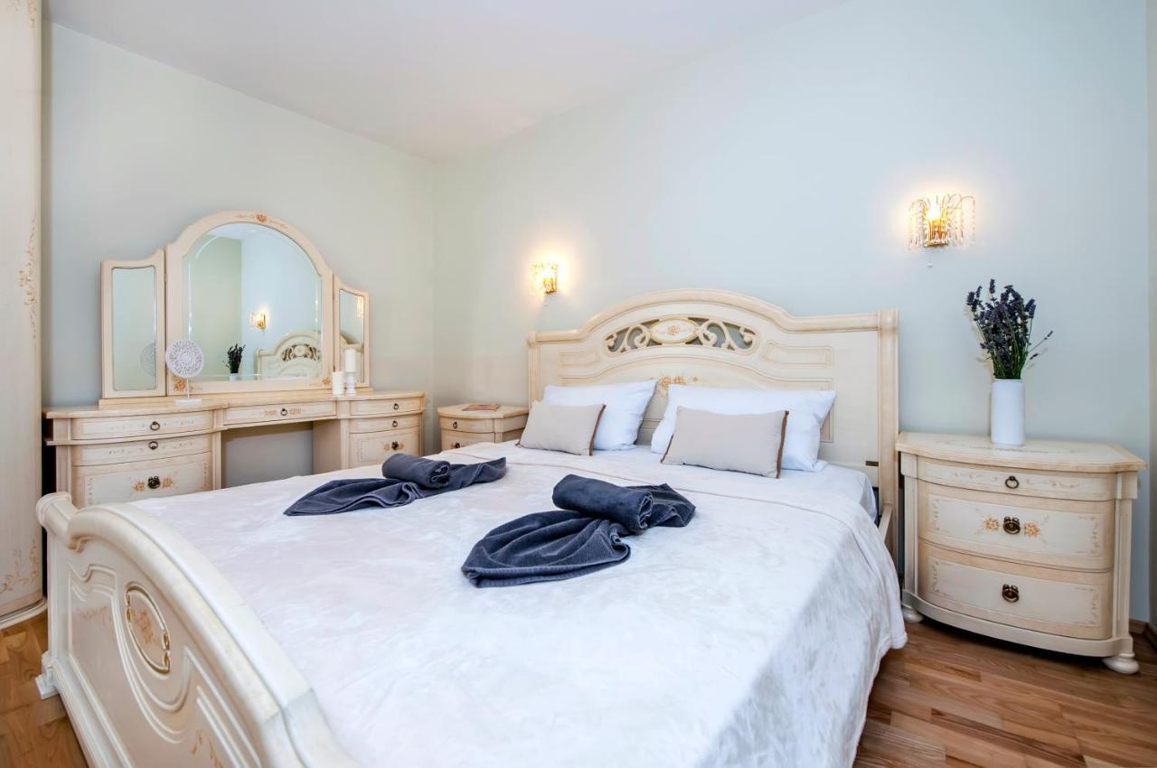 Villa Francesco Rovigno Esterno foto